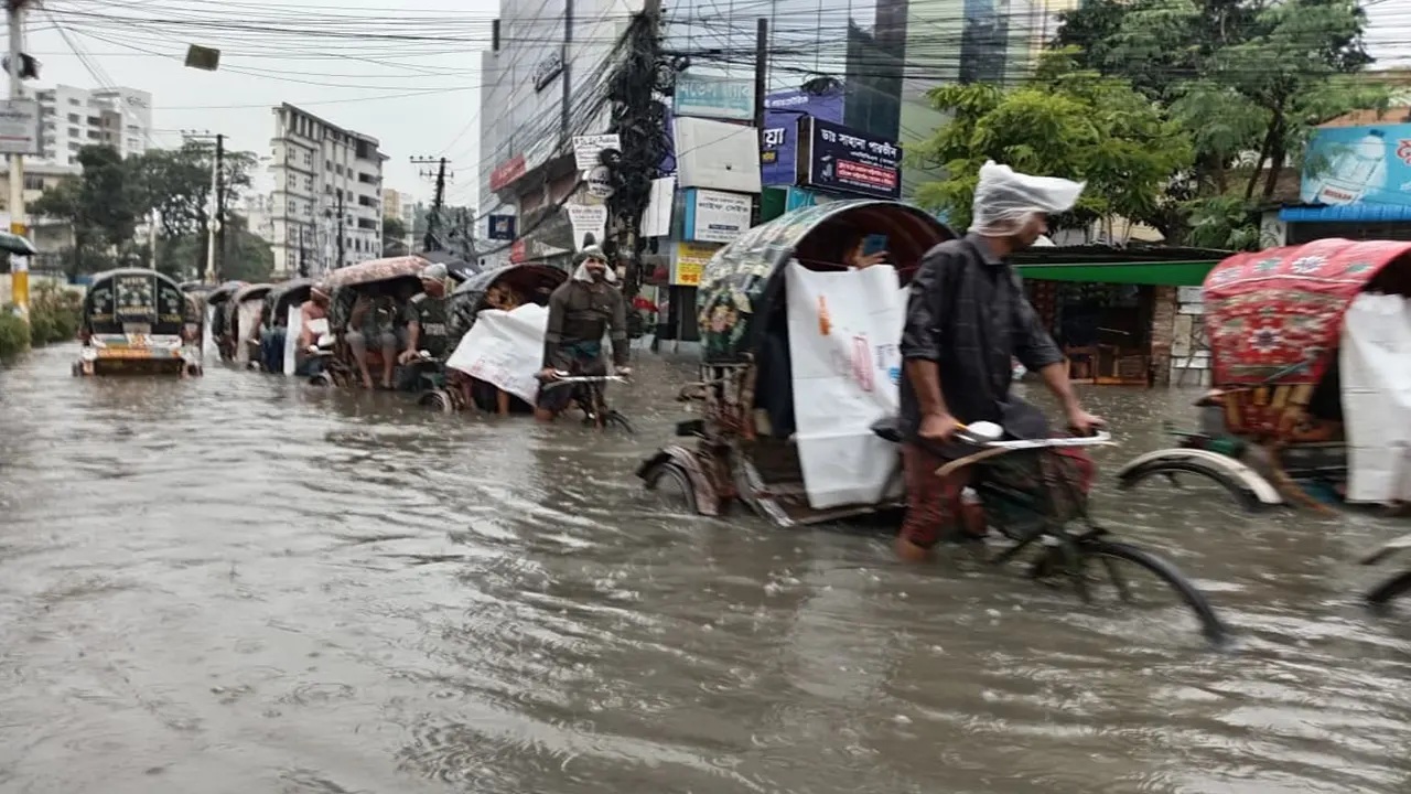 ফের তলিয়ে গেল চট্টগ্রামের প্রবর্তক এলাকা