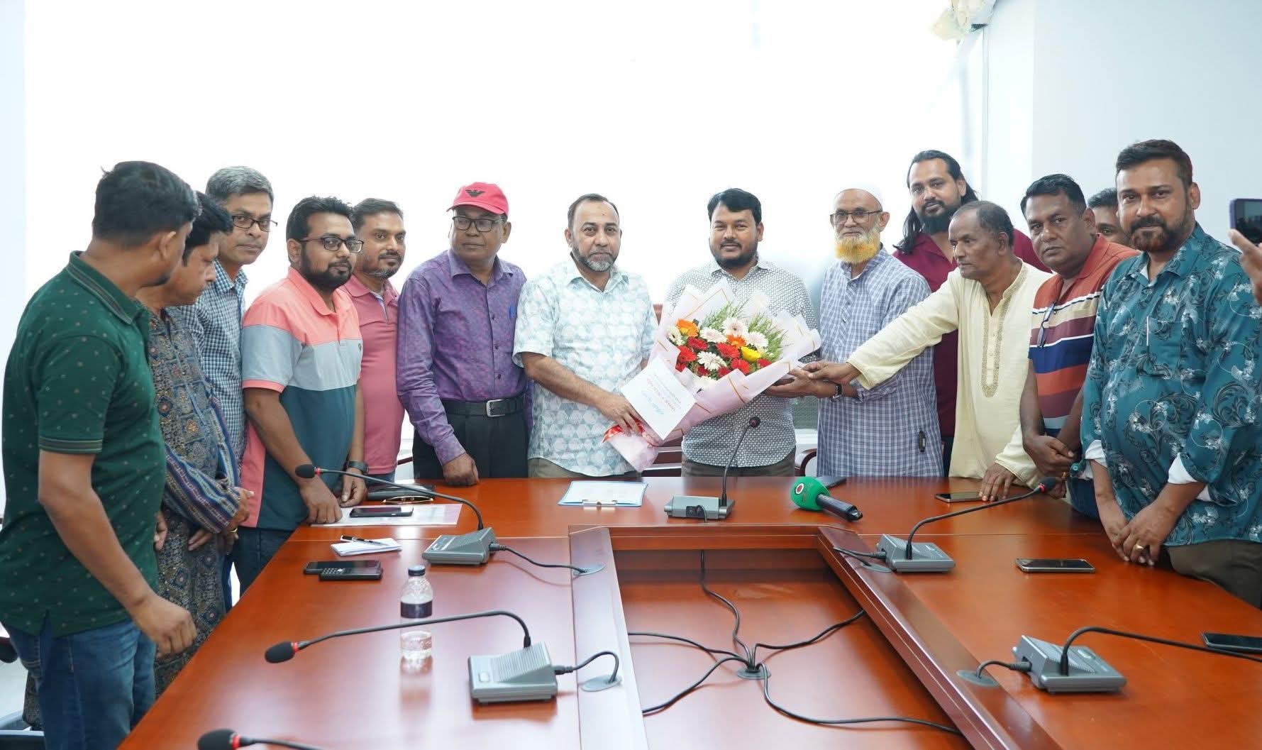রাজশাহী প্রেসক্লাব নেতৃবৃন্দের সঙ্গে মতবিনিময়ে উন্নয়নের প্রতিশ্রুতি রাসিক প্রশাসকের