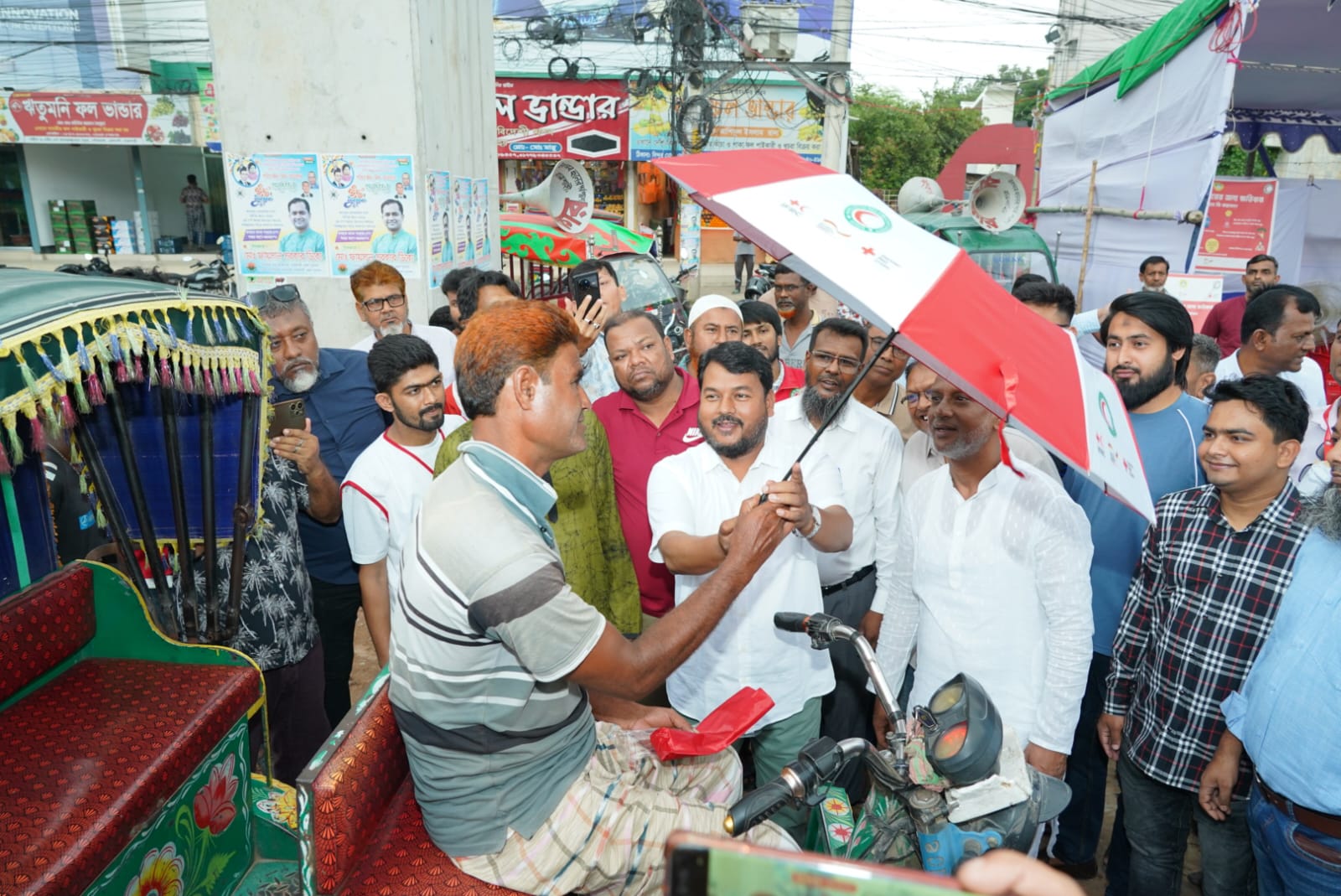 রাজশাহীর রেলগেট, সাহেববাজার ও লক্ষ্মীপুরে অস্থায়ী বিশ্রাম কেন্দ্র