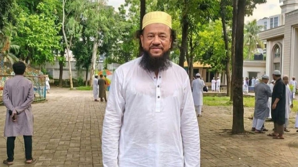 রুপালি পর্দা ছেড়ে দ্বীনের পথে খল অভিনেতা ইলিয়াস কোবরা