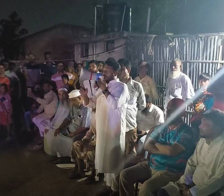 পাবনাপাড়ার ভূমিহীনদের পাশে রাসিক প্রশাসক