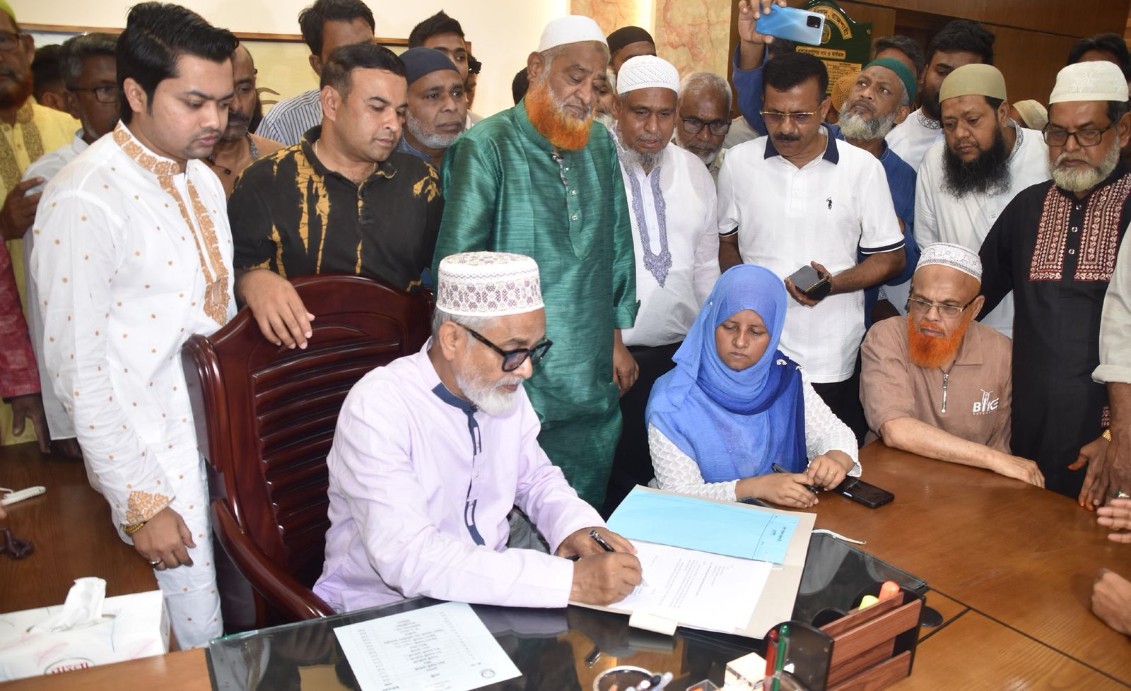 রাজশাহী জেলা পরিষদ প্রশাসক হিসেবে যোগদান করলেন এডভোকেট এরশাদ আলী ঈশা