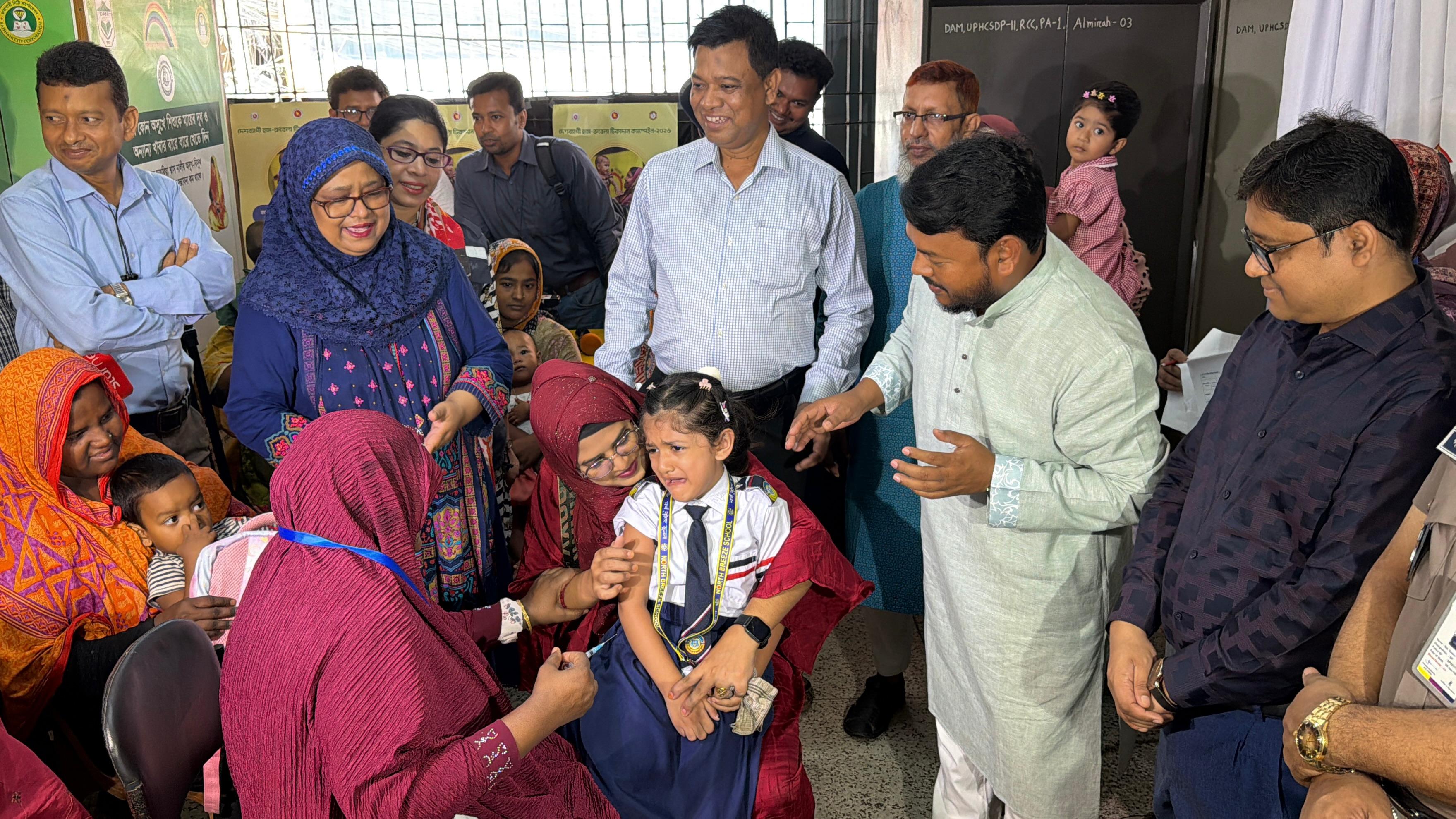 শিশুদের হাম-রুবেলা প্রতিরোধে রাসিকের ৪৩৮ কেন্দ্রে টিকাদান ক্যাম্পেইন শুরু, উদ্বোধন করলেন রাসিক প্রশাসক