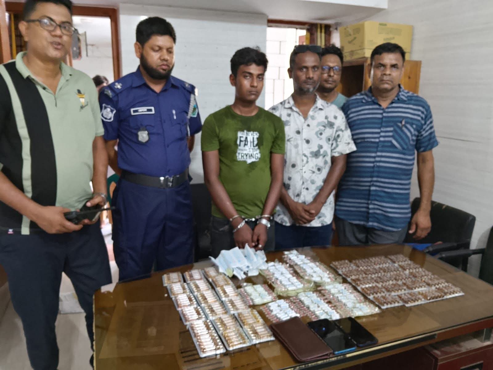 আত্রাইয়ে শীর্ষ মাদক ব্যবসায়ী কাউসার গ্রেফতার