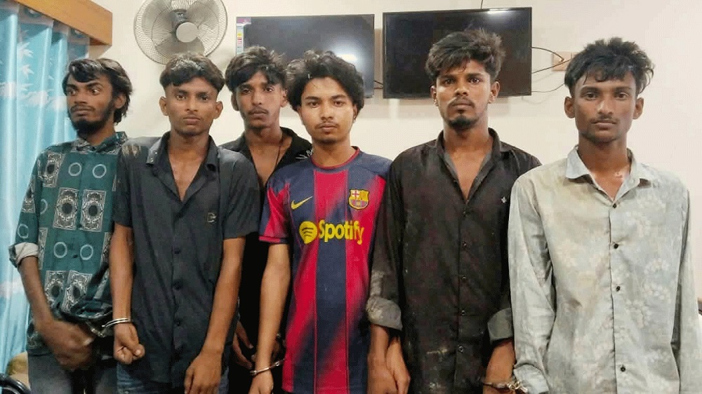 সিরাজগঞ্জের কামারখন্দে মিছিলের প্রস্তুতিকালে নিষিদ্ধ ছাত্রলীগের ৬ কর্মী আটক