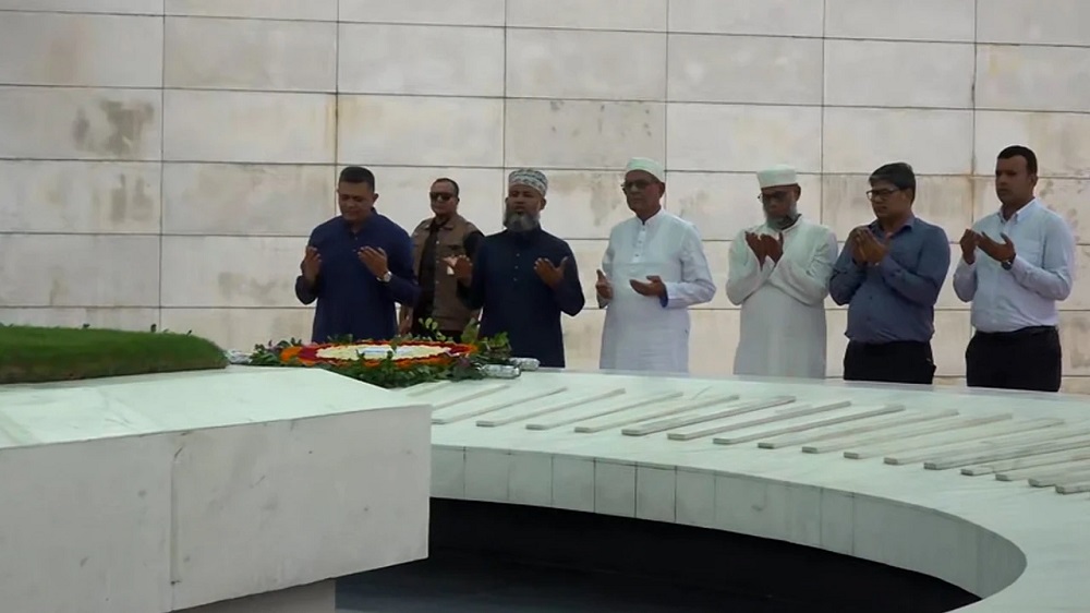 জিয়াউর রহমান ও খালেদা জিয়ার সমাধিতে শ্রদ্ধা জানালেন নবনির্বাচিত রাষ্ট্রপতি