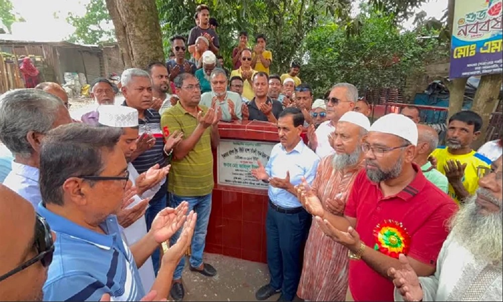 নওগাঁয় ছোট যমুনা নদীর পাড় ধরে নতুন সংযোগ সড়ক চালু