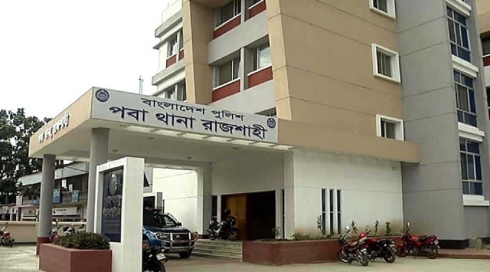 রাজশাহীর পবায় বাবা-ছেলের ঝগড়া থামাতে গিয়ে হাসুয়ার কোপে চাচার মৃত্যু
