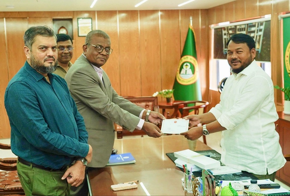 রাসিক প্রশাসকের সঙ্গে চিনি ও খাদ্য শিল্প কর্পোরেশনের চেয়ারম্যানের মতবিনিময়