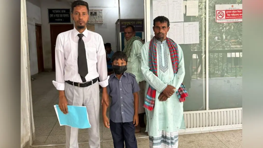 ৭ বছরের শিশুকে ২১ বছর দেখিয়ে মামলা, আদালতে জামিন