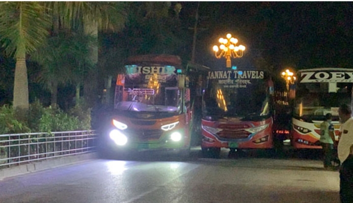 প্রায় ১২ ঘন্টা পর রাজশাহী থেকে সারাদেশে বাস চলাচল শুরু