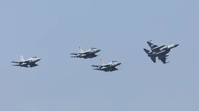 সৌদিতে ১৬টি যুদ্ধবিমান ও হাজার হাজার সেনা মোতায়েন পাকিস্তানের