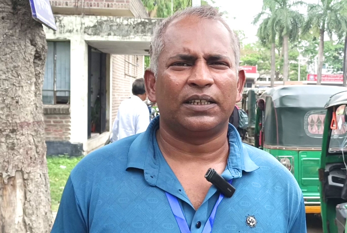 স্ত্রীর চিকিৎসায় একদিনেই লাগছে নাসিরের এক মাসের বেতন