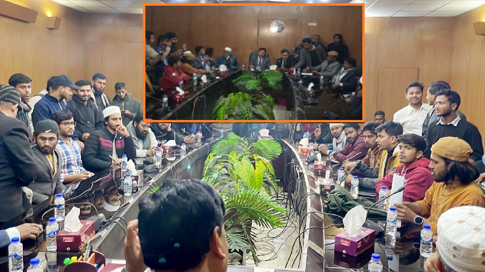 শিক্ষার্থীদের চাপের মুখে আওয়ামীপন্থী ছয় ডিনের পদত্যাগ