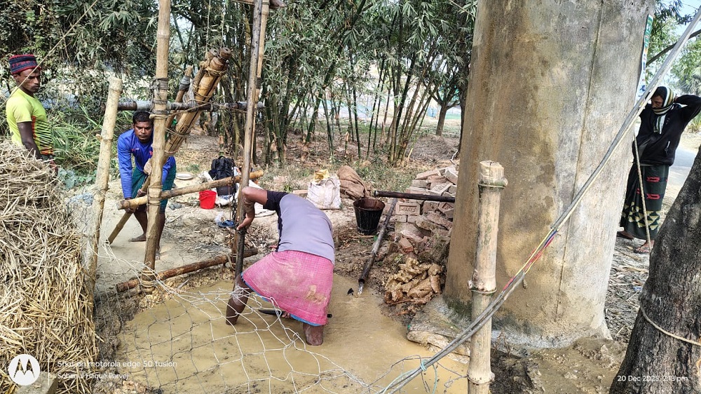 তানোরে স্বপন আলীর অবৈধ মটার স্হাপন