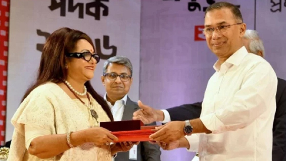 ববিতার হাতে একুশে পদক তুলে দিলেন প্রধানমন্ত্রী