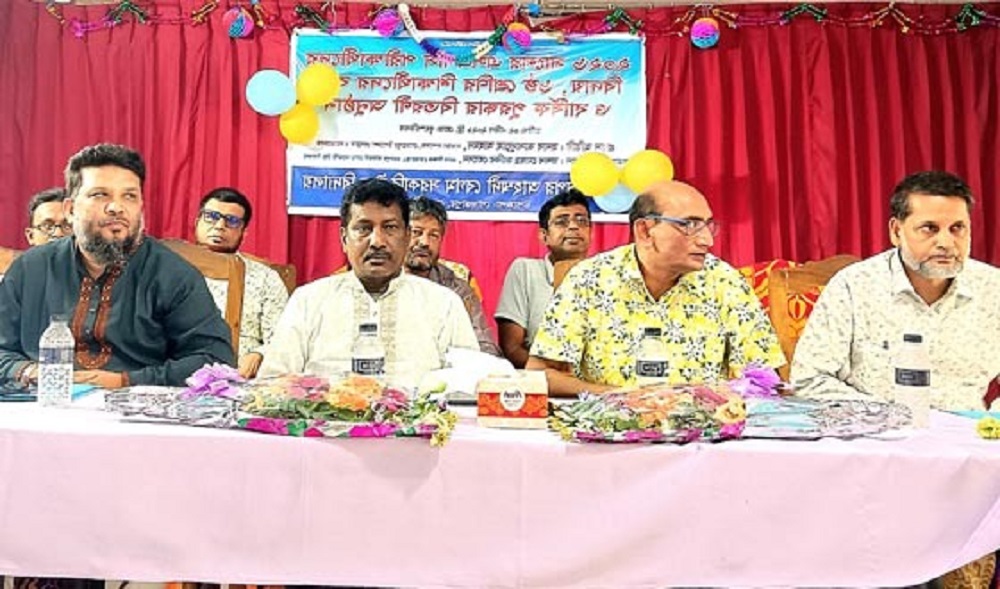 গোমস্তাপুরে এসএসসি পরিক্ষার্থীদের বিদায়