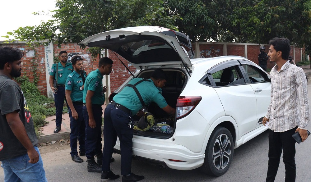 ট্রাফিক আইন অমান্য করায় রাজশাহীতে আটক ৫৮ যানবাহন, মামলা ৬২টি