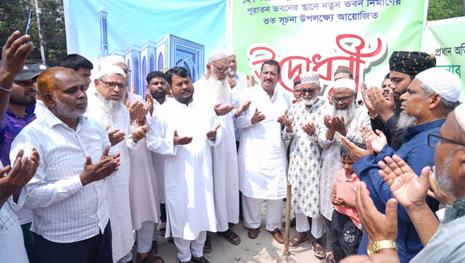 মুসল্লিদের সুবিধায় মীরেরচক জামে মসজিদে ৬ তলা ভবন নির্মাণকাজ শুরু