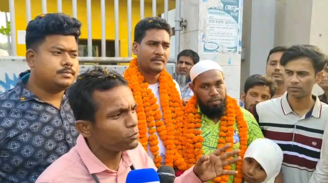 "মিথ্যা মামলায় আটক সাংবাদিক মিশাল মন্ডলসহ দুইজন জামিনে মুক্ত