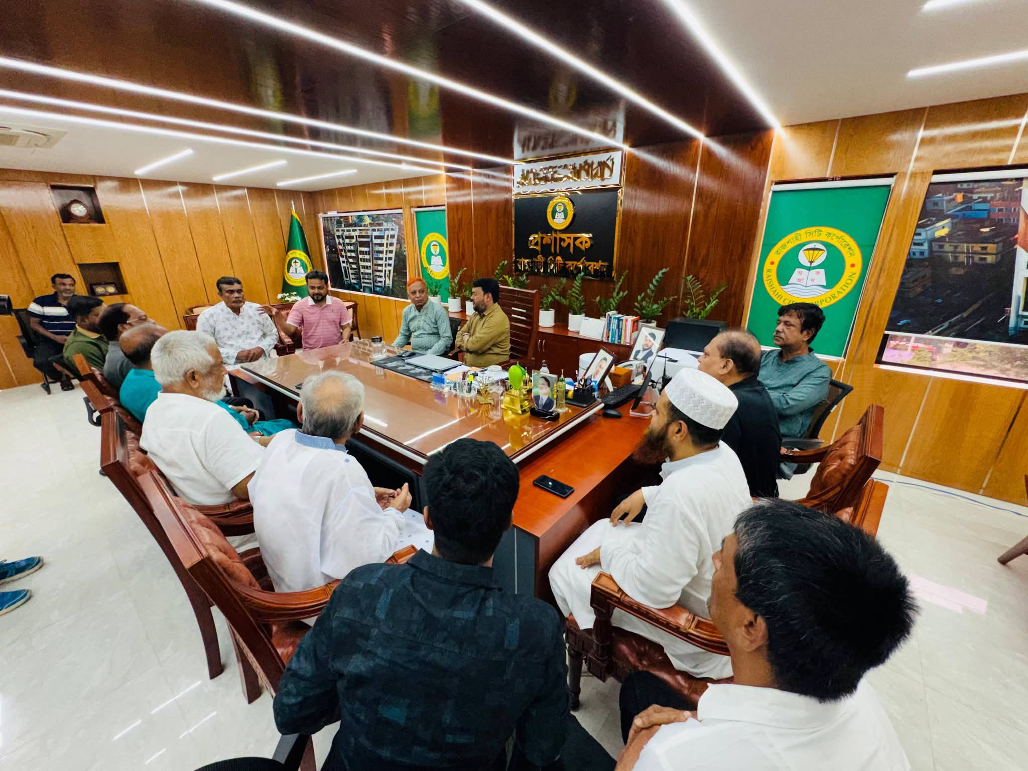 রাসিক প্রশাসক মাহফুজুর রহমান রিটনের সঙ্গে মীরেরচক জামে মসজিদ কমিটির সৌজন্য সাক্ষাৎ