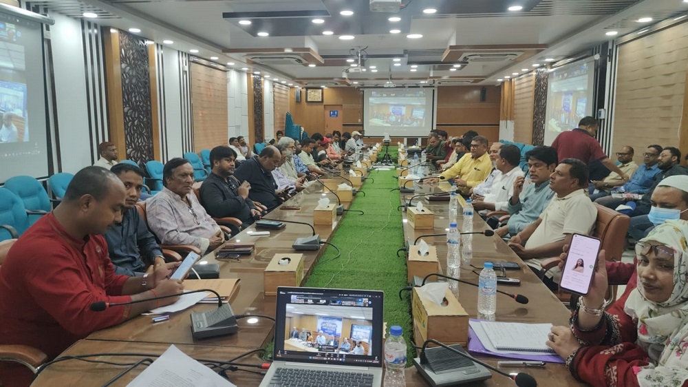 চাঁপাইনবাবগঞ্জে ফ্যামিলি কার্ডের তথ্য সংগ্রহ কার্যক্রম নিয়ে অবহিতকরণ সভা