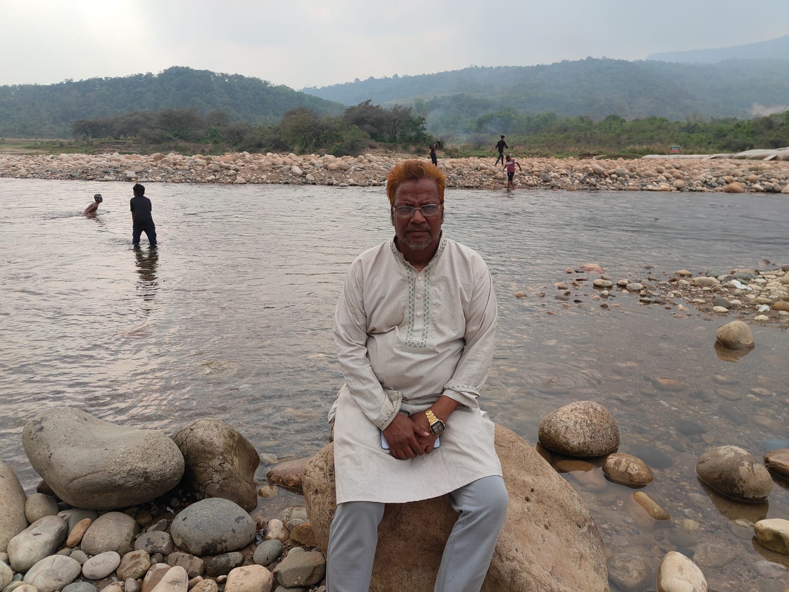 "পানির নিচে সাদা পাথরের স্বর্গ"