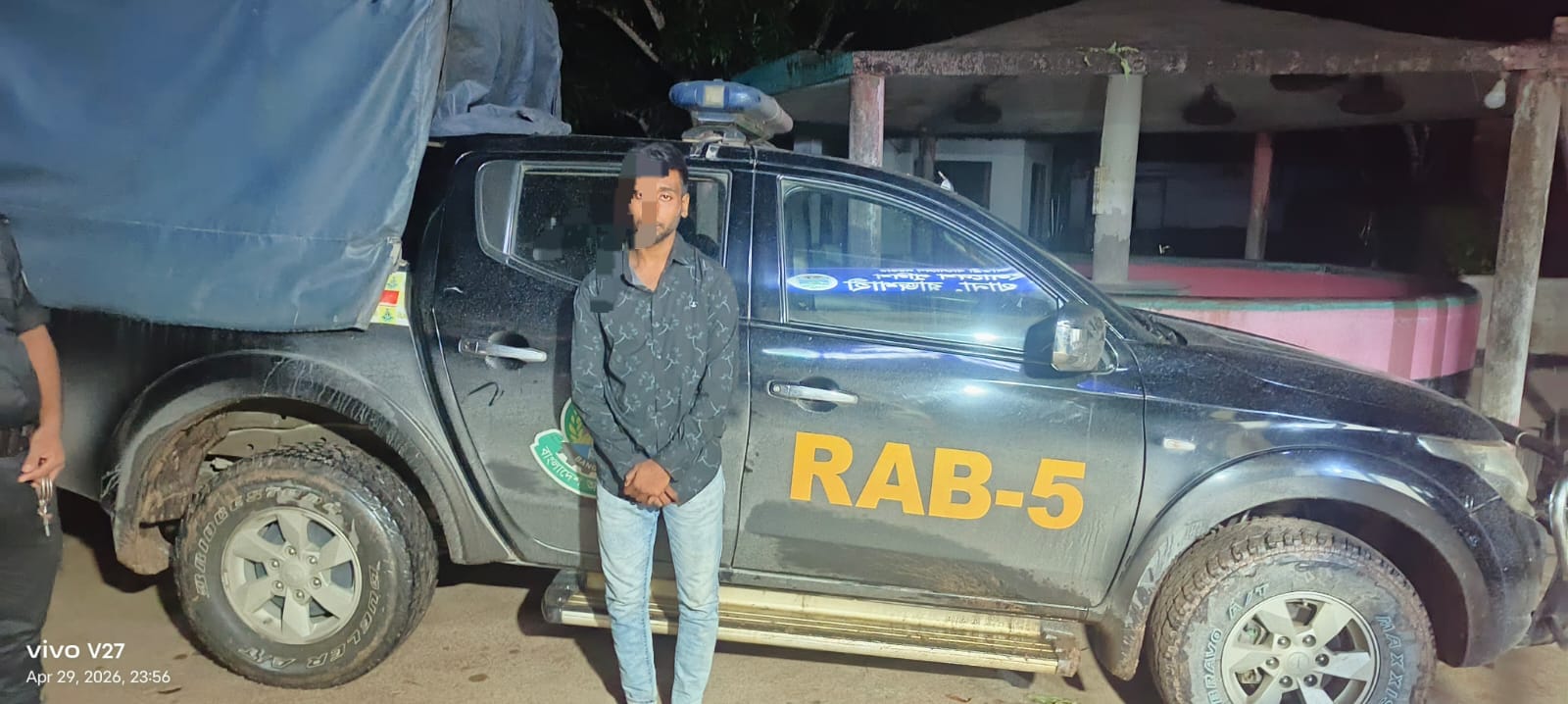 রাজশাহীর বাঘা থেকে ওয়ারেন্টভুক্ত পলাতক আসামি আশিক গ্রেপ্তার