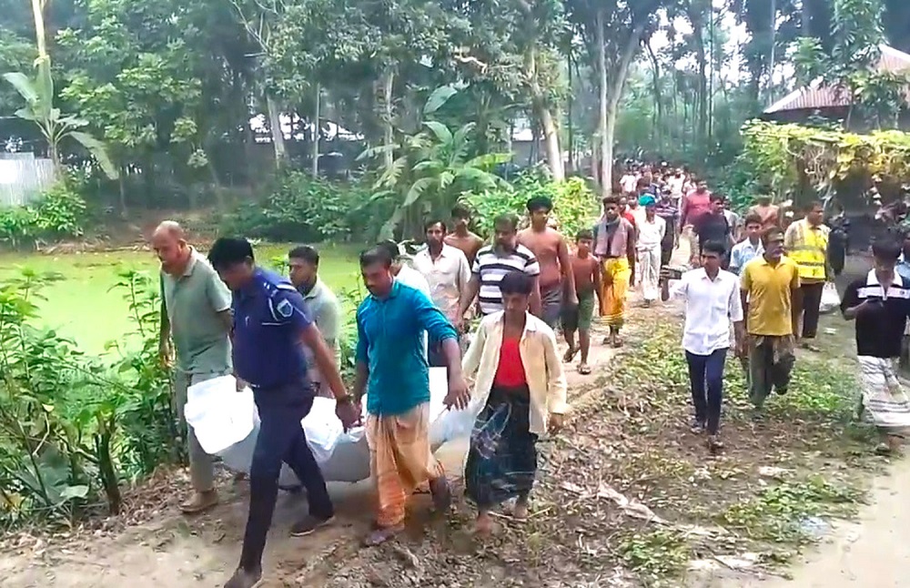 পাবনায় নিখোঁজের পরদিন ব্যবসায়ীর আগুনে ঝলসানো মরদেহ উদ্ধার