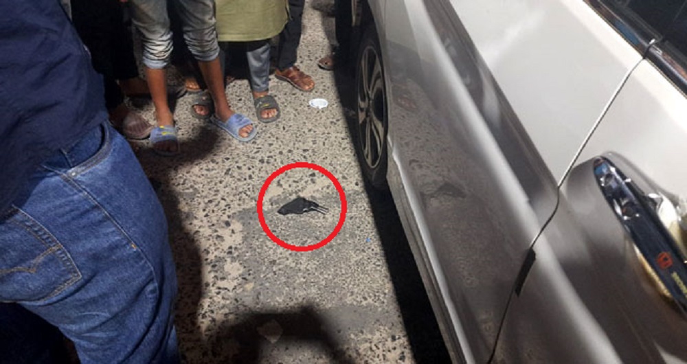 রাজশাহীর মধ্য শহরের সড়কে পড়ে ছিল পিস্তল