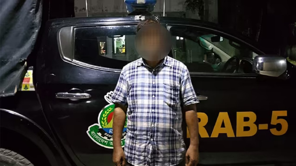 দুর্গাপুরে মাদক ও সাজাপ্রাপ্ত আসামিসহ গ্রেপ্তার ২
