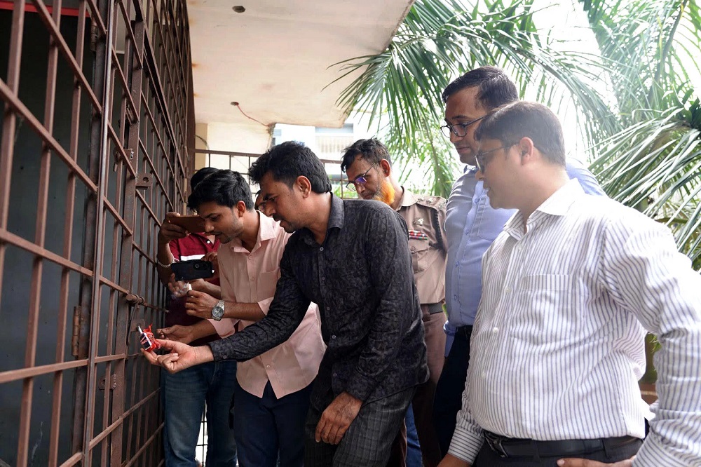 রাজশাহীর ভুবনমোহন পার্কে রাসিকের ভ্রাম্যমাণ আদালত