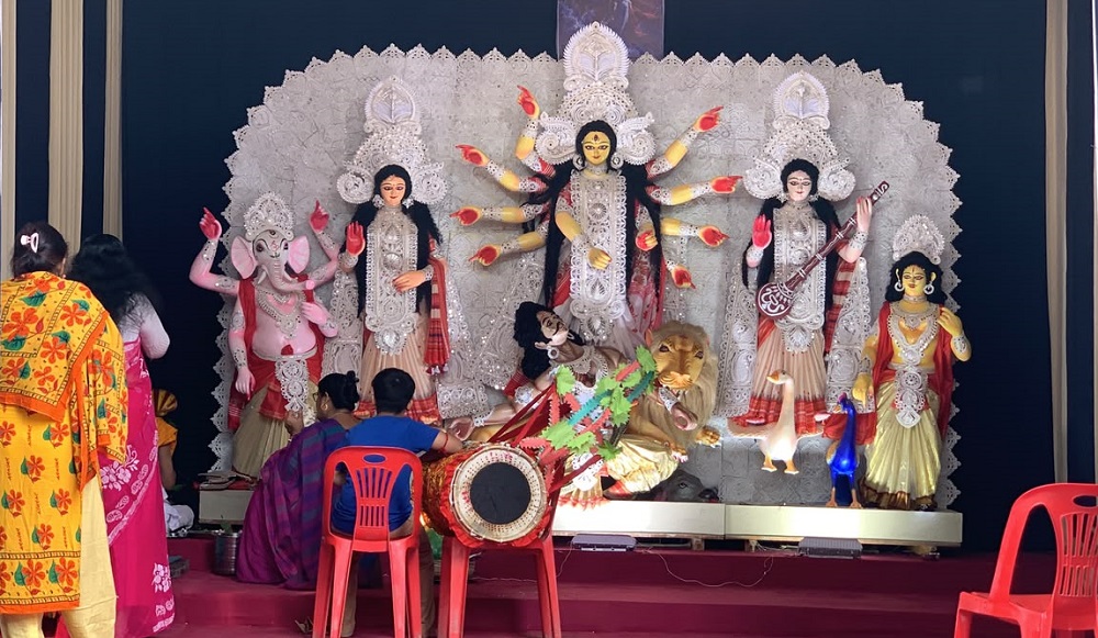 মর্ত্যে দেবী দুর্গার আগমন, রাজশাহীর ৪৮৯ মণ্ডপে দুর্গাপূজা শুরু