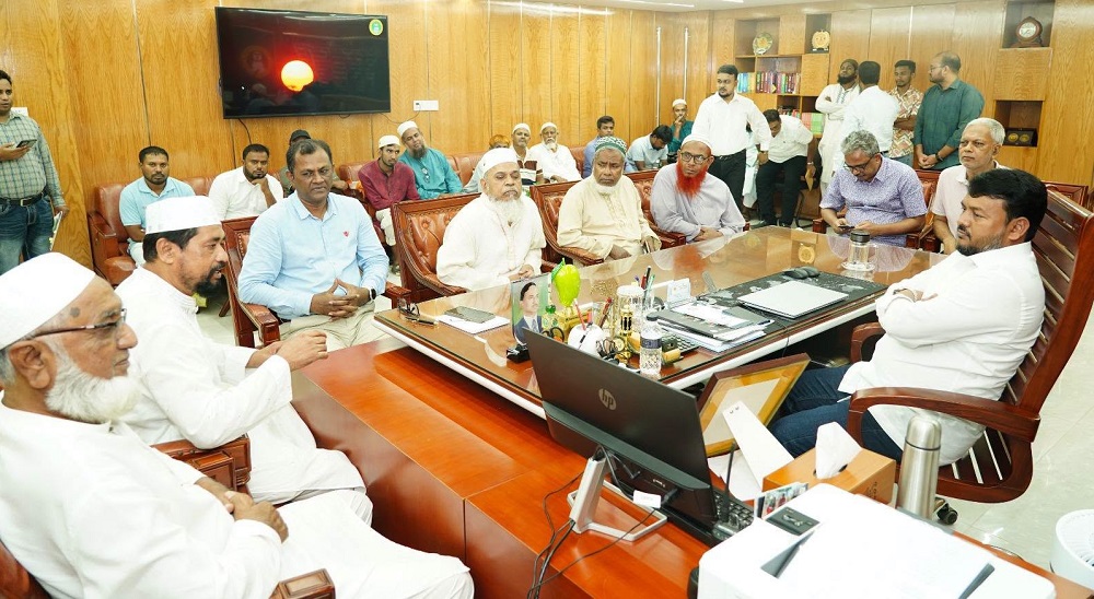 নগর ভবনে রাসিক প্রশাসকের সাথে মসজিদ কমিটির বৈঠক: উন্নয়নমূলক সহায়তার প্রতিশ্রুতি