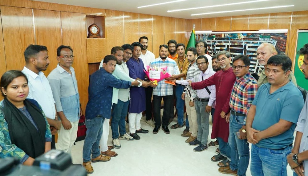 রাসিক প্রশাসকের সাথে অনলাইন সাংবাদিক ফোরামের মতবিনিময়