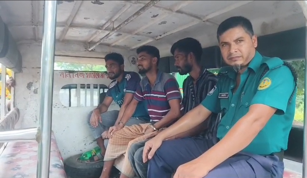 শাহমখদুমে আরএমপির মাদকবিরোধী টিম: ট্যাপেন্টাডল ও টাকাসহ ৩ ব্যবসায়ী গ্রেপ্তার