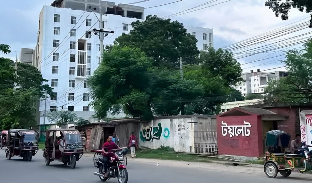 রুয়েটের সীমানা ভেঙে অবৈধ স্থাপনা ও পাবলিক টয়লেট অপসারণের দাবি শিক্ষার্থীদের