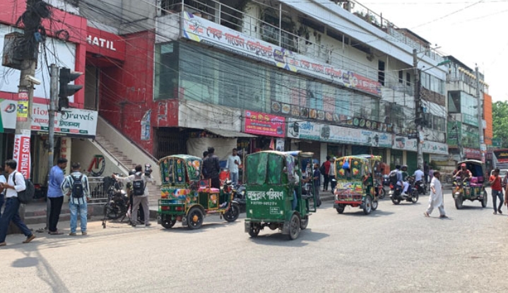 মালিক সমিতির দ্বন্দ্বে রাজশাহী-ঢাকা বাস চলাচল বন্ধ