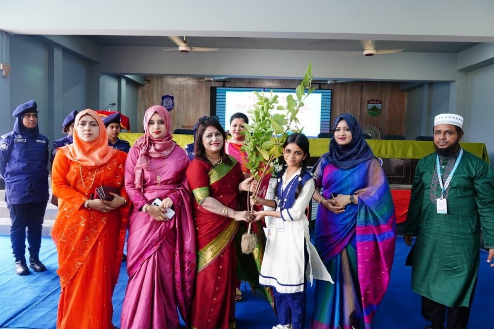 সিরাজগঞ্জে পুনাকের উদ্যোগে গাছের চারা বিতরণ কর্মসূচি অনুষ্ঠিত