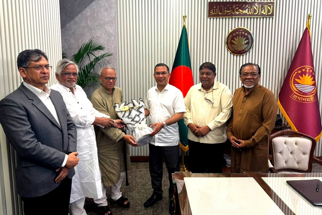 প্রধানমন্ত্রীর সঙ্গে বিএনপির স্থায়ী কমিটির নবনির্বাচিত সদস্যদের সাক্ষাৎ