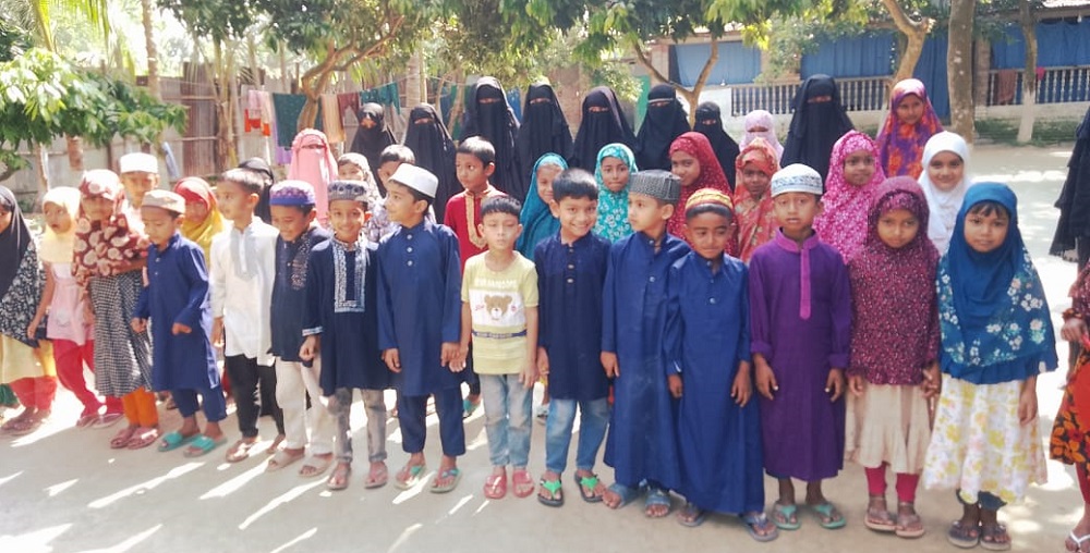 মান্দায় এক হাফেজিয়া মাদ্রাসার শিক্ষককে জেলহাজতে প্রেরণ